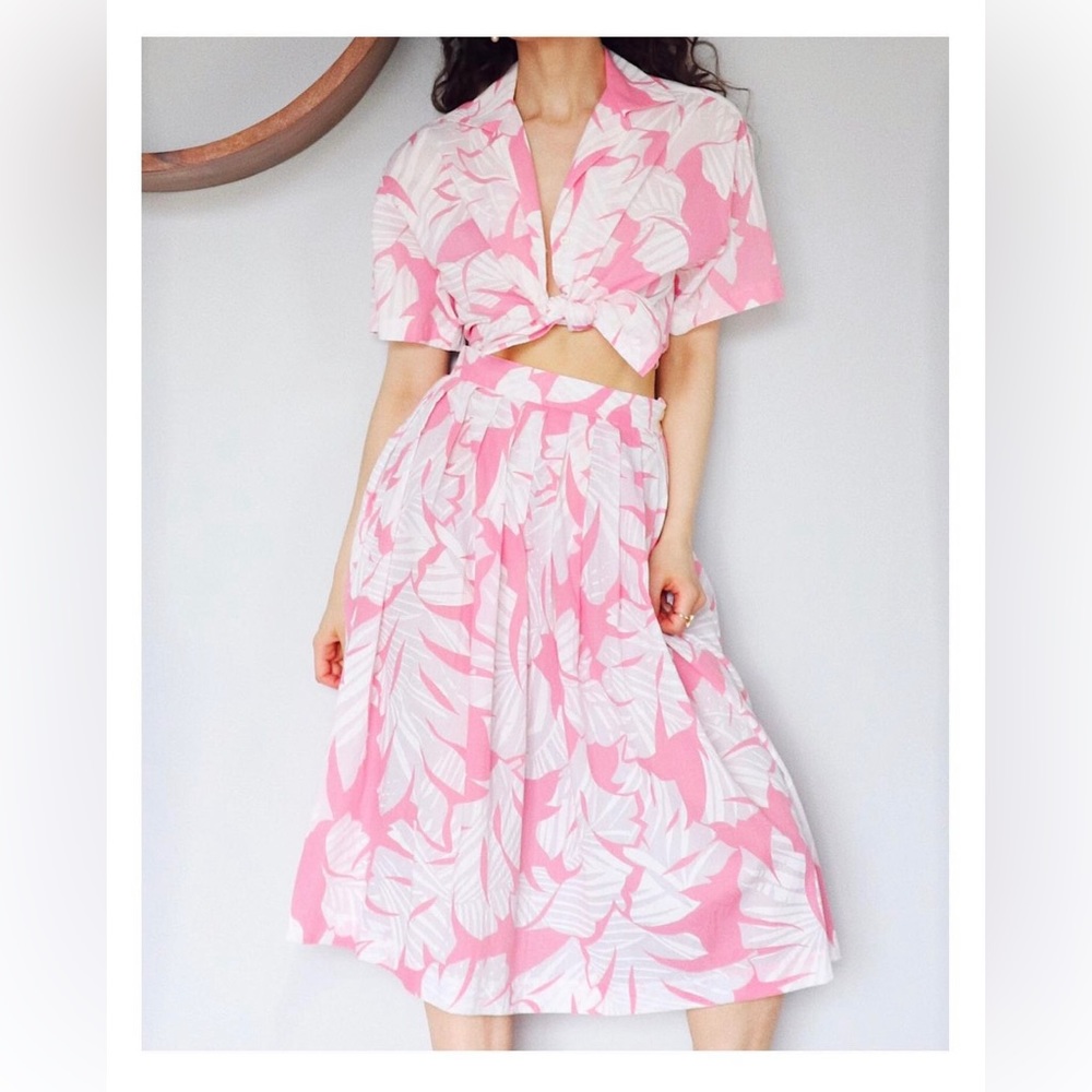 Vintage pink and white 2 piece skirt and top set.
